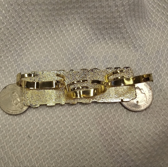 Ring - Picture 3 of 5